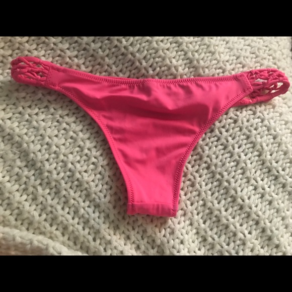 Victoria Secret bathing suit (TOP & BOTTOM) - Picture 4 of 5